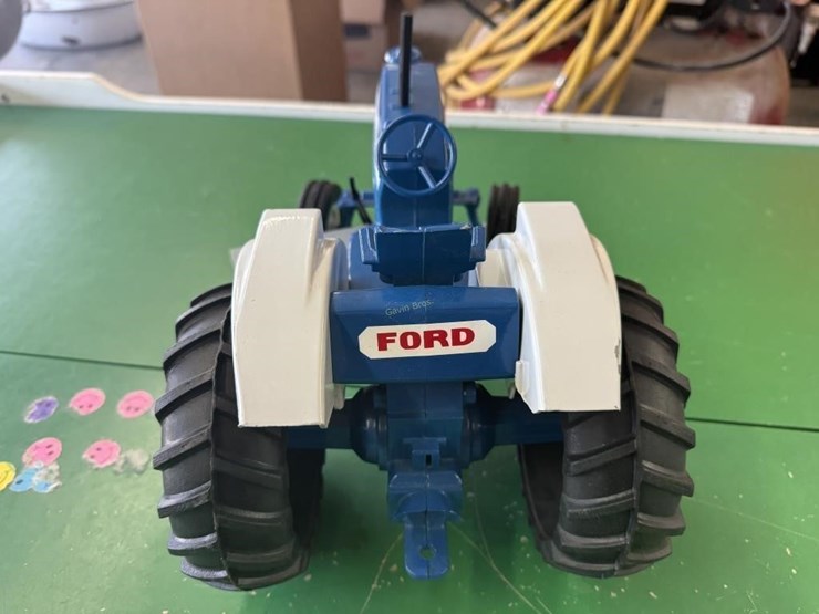 ford-8000-image-2