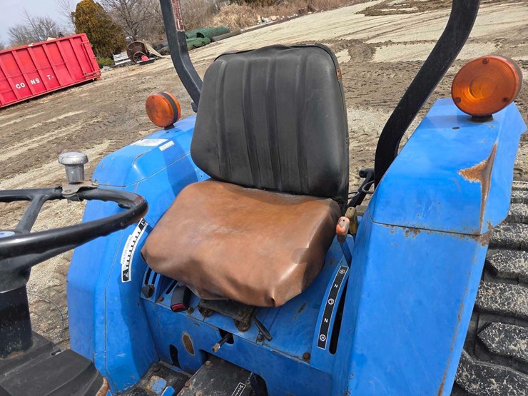 new-holland-tc30-image-6