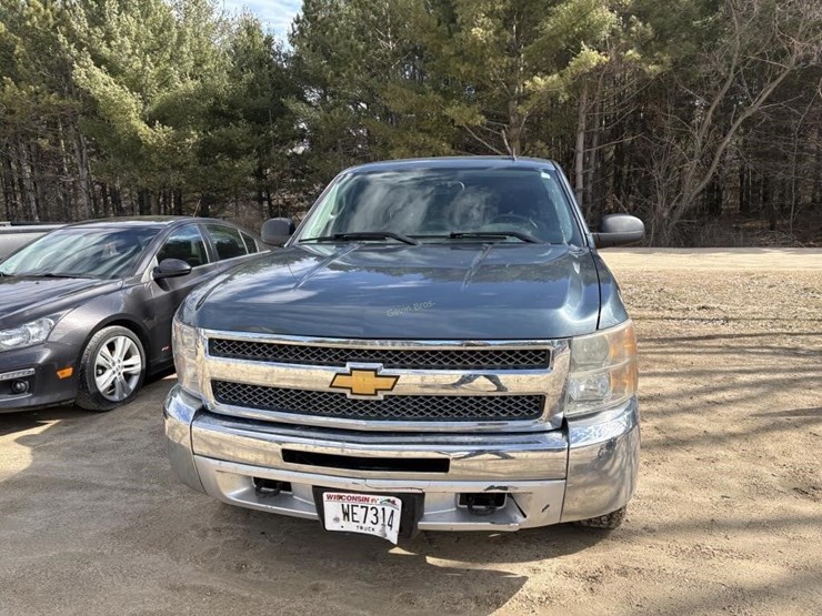 2013-chevrolet-1500-image-2