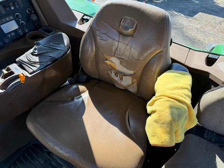 2007-john-deere-8230-image-47