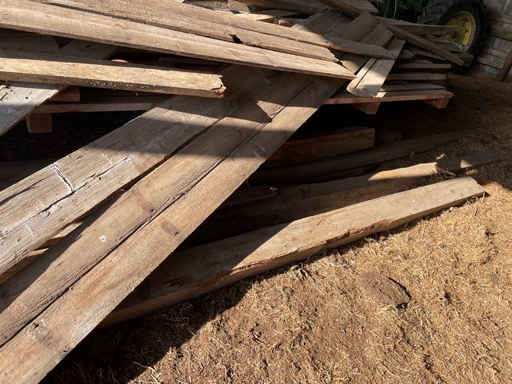 #6069-•-18'-flatbed-wagon-with-contents-image-10