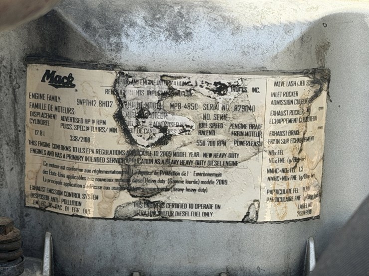 2010-mack-cxu-tri-axle-image-14