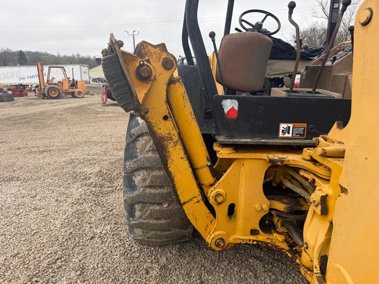 john-deere-310d-image-15