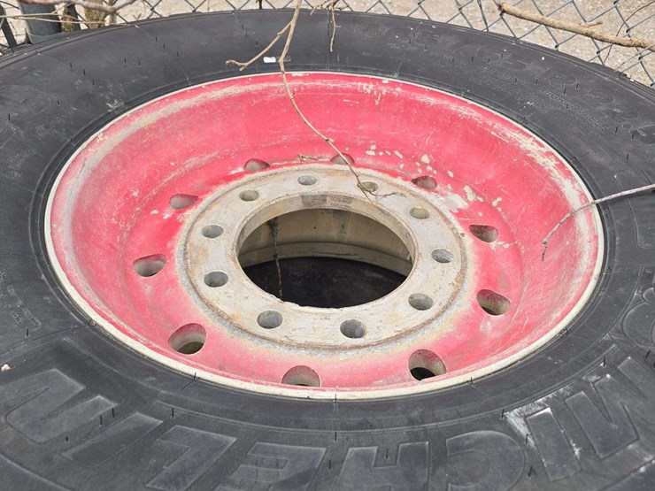 8-445/65r22.5-tires-on-aluminum-rims;-some-are-off-the-bead-and-dry-cracked-image-4