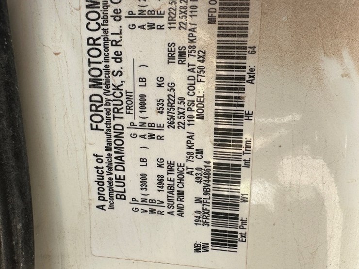 2011-ford-f750-image-17