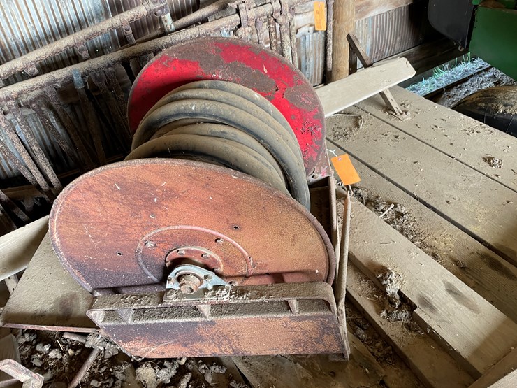 #6066-•-(2)-hydraulic-hose-reels-image-4