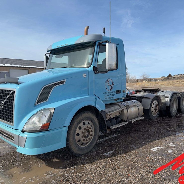 2009 Volvo VNL Semi Truck, 220,226 Miles