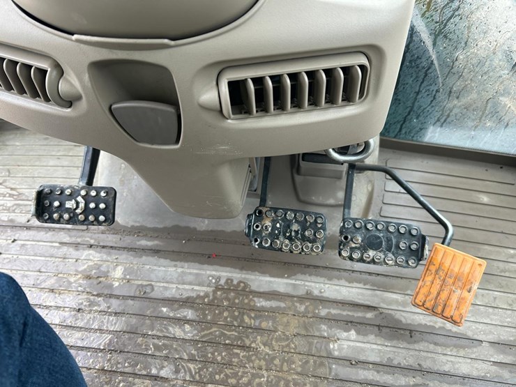 2019-john-deere-6155r-image-22