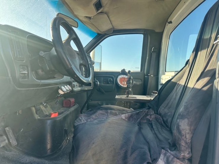 2005-gmc-topkick-c6500-image-15