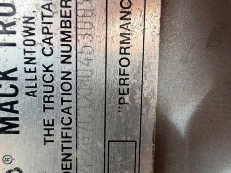 1999-mack-mixer-image-10