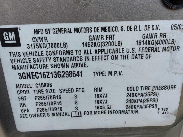 2003-chevrolet-suburban-image-3