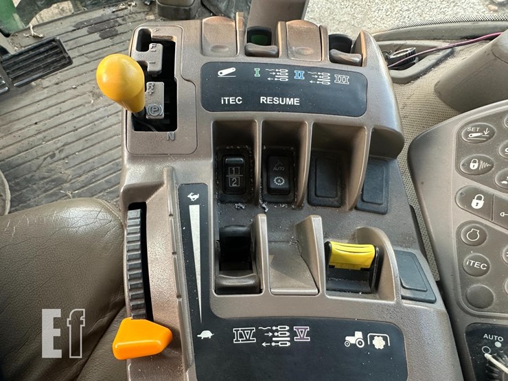 john-deere-8260r-image-19