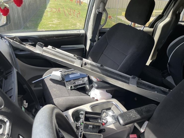 2012-dodge-grand-caravan-image-6