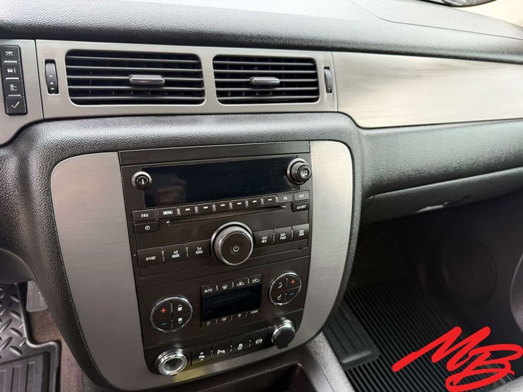 2014-chevrolet-silverado-2500-image-44