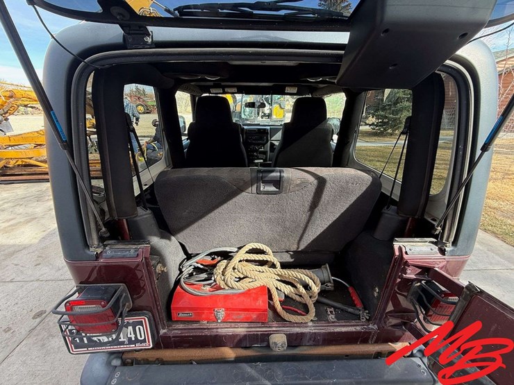2004-jeep-wrangler-sport-image-40