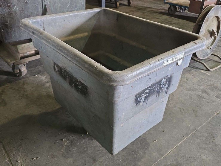 poly-bin-on-casters-image-3