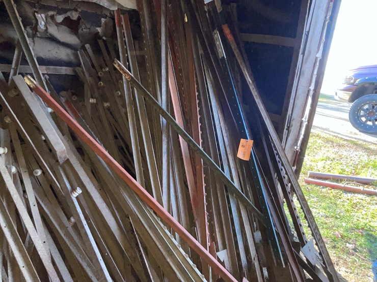 #6089-•-large-quantity-of-t-posts-image-2