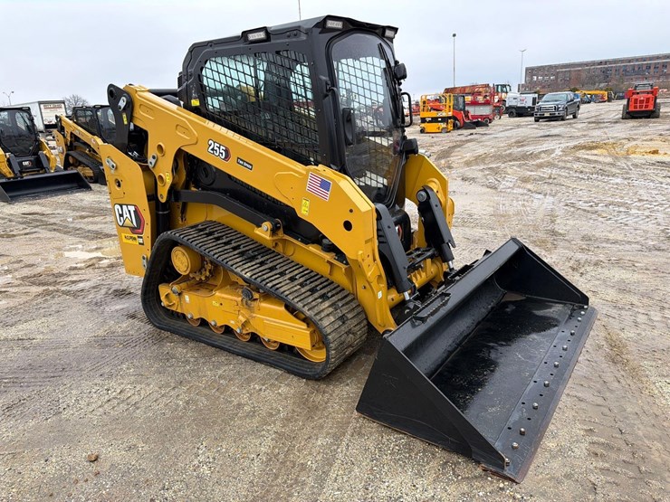 2025-caterpillar-255-image-3