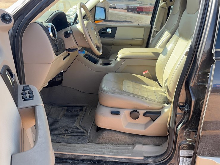 2006-ford-expedition-image-11