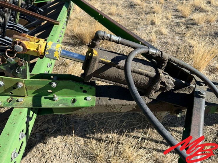 john-deere-8300-image-24