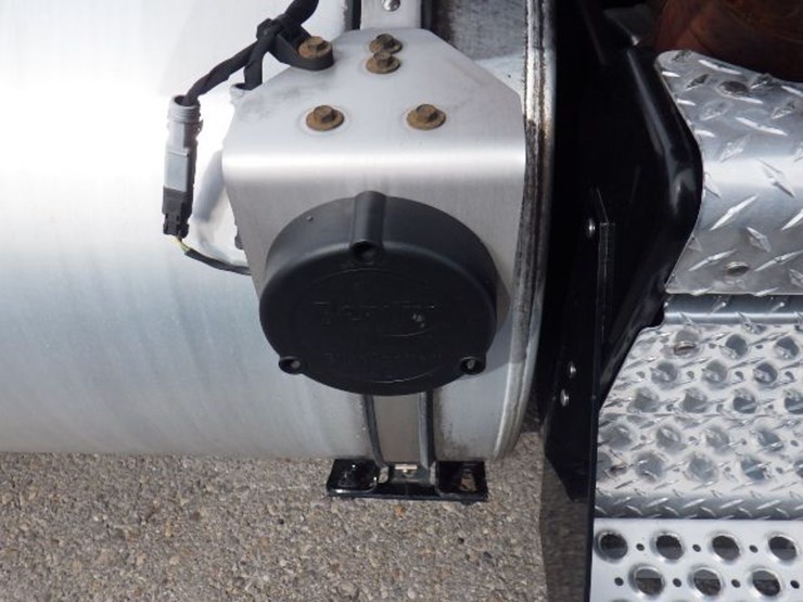 2022-kenworth-t680-image-4