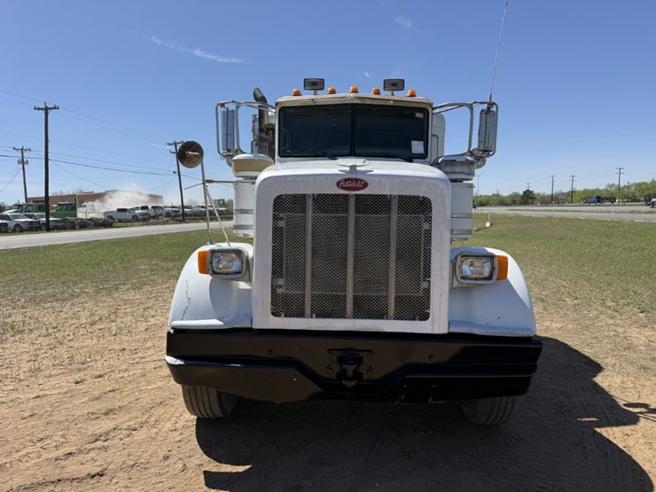 2013-peterbilt-367-image-2