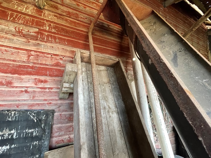 #6083-•-(2)-feed-troughs-image-13