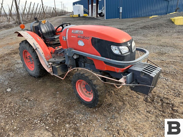 2014-kubota-m8540n-image-8