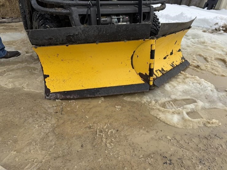 2011-john-deere-gator-image-4