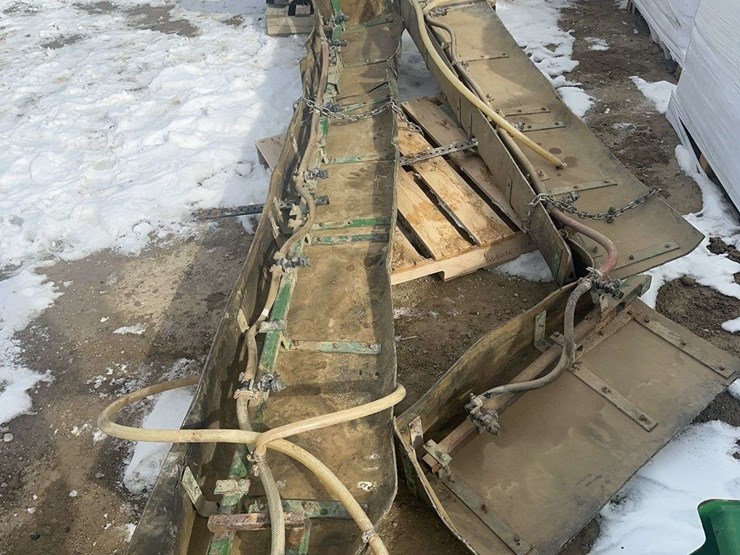 john-deere-220-image-14