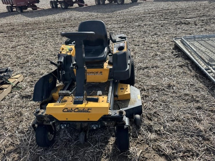 cub-cadet-z-force-s-lawn-mower---off-site-image-2