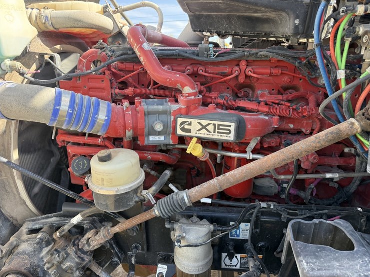 2018-peterbilt-567-image-9