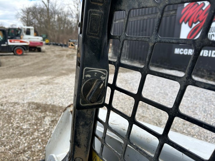 2022-bobcat-t550-image-23