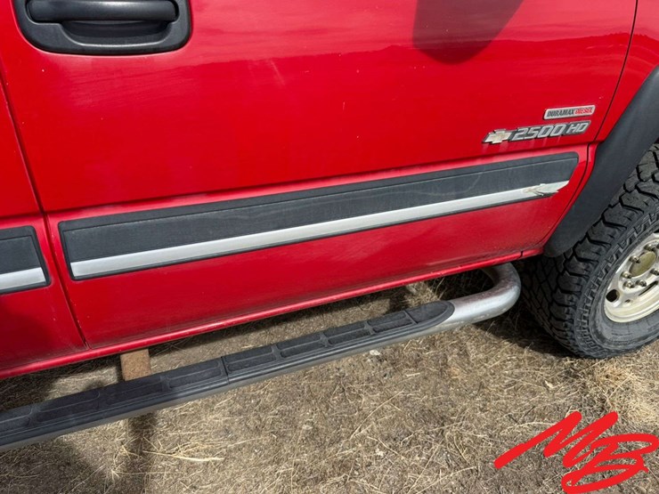 2004-chevrolet-silverado-2500-image-24