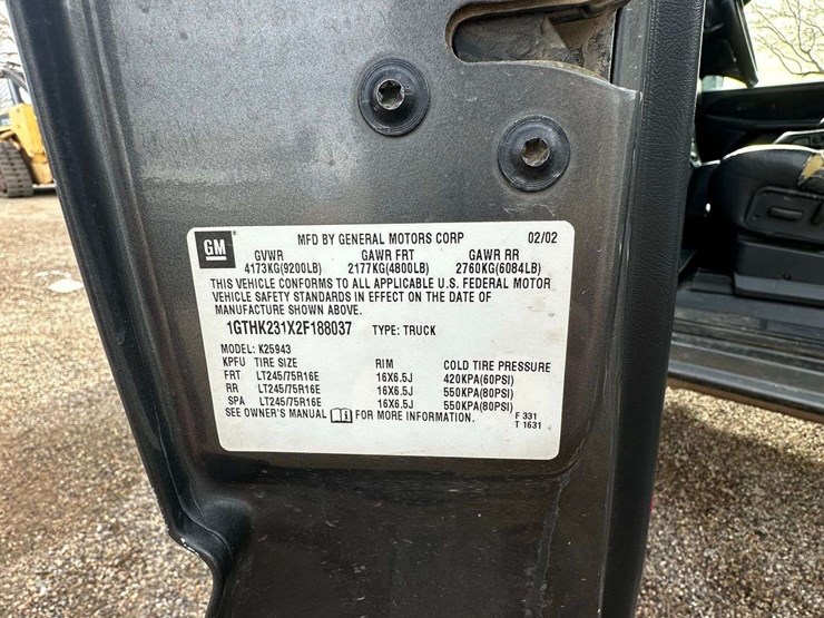 2002-gmc-2500-image-40