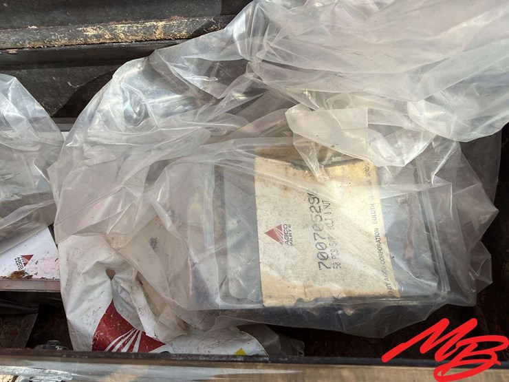 hesston-8450-image-39