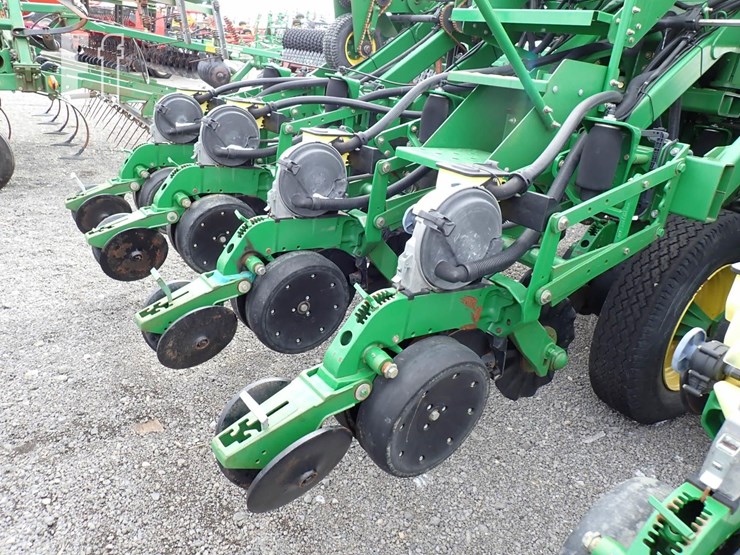 john-deere-1790-image-11