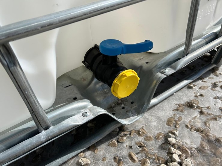 water-tank-tote-image-6