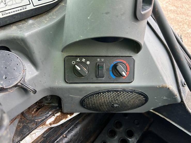 2023-bobcat-t770-image-26