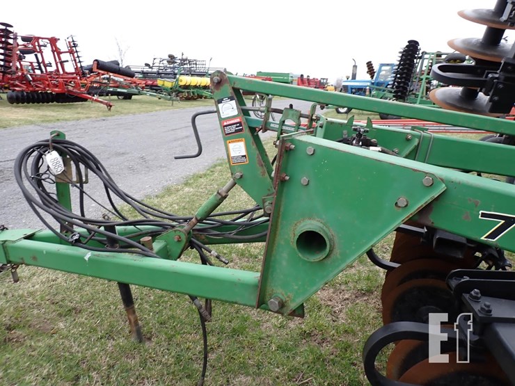 john-deere-726-image-16