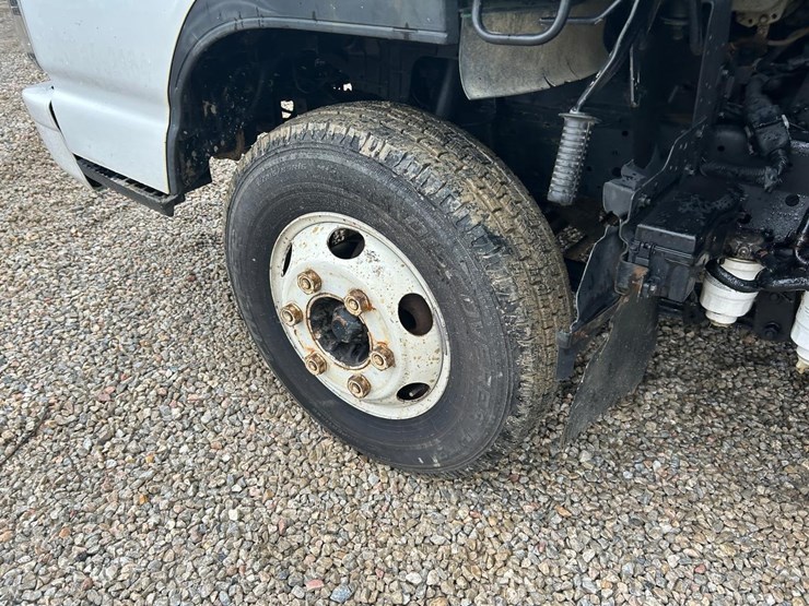 2007-gmc-w4-image-13