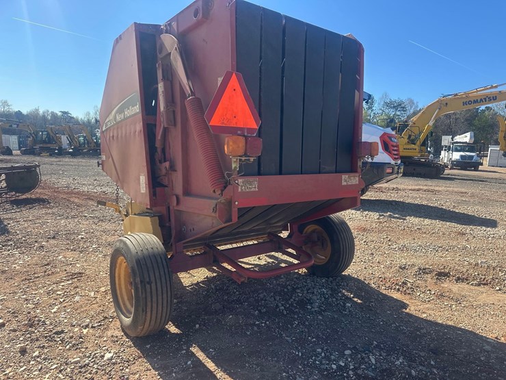 new-holland-br730-image-6