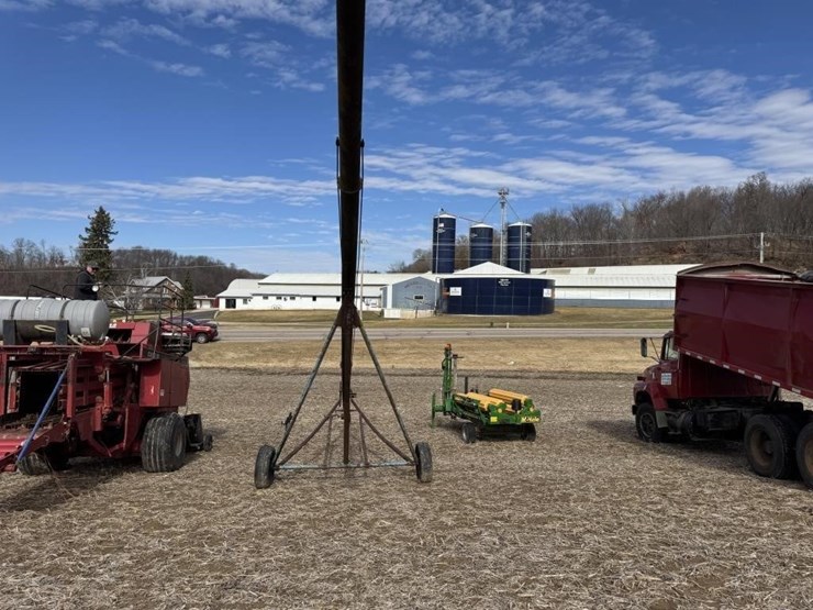 50'-+/--grain-auger-on-transport---off-site-image-7