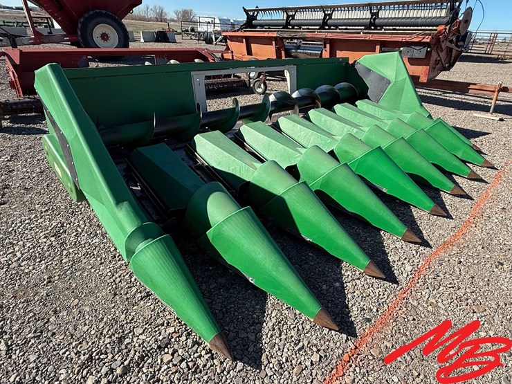 john-deere-8-image-1