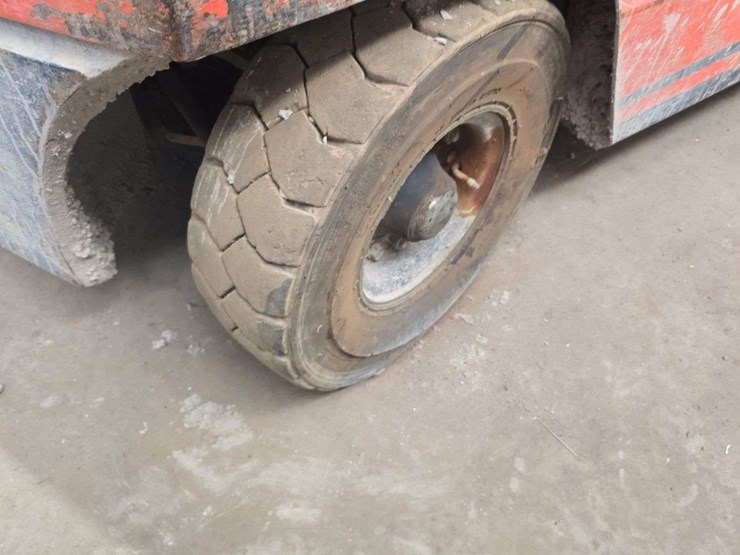 toyota-forklift-,9247-hours,-lp,-4600lb-machine,-side-shift,-3-stage-image-12