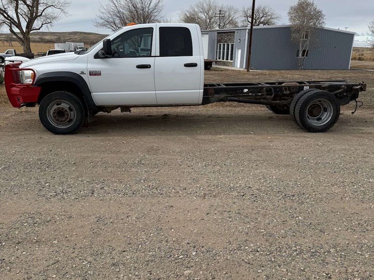 2010-dodge-ram-4500-image-1