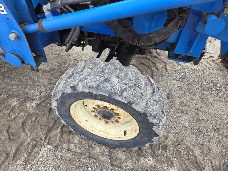 new-holland-tc30-image-12