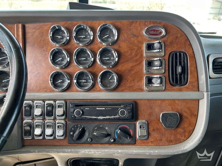 2006-peterbilt-379-image-18