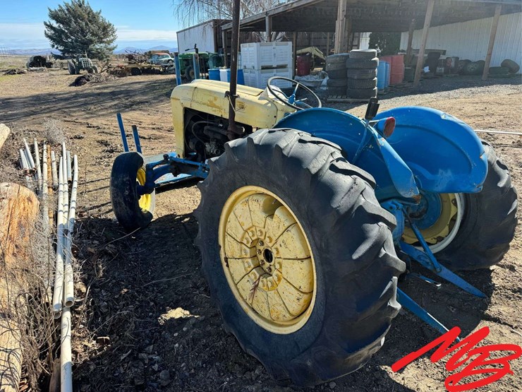 ford-tractor-image-2