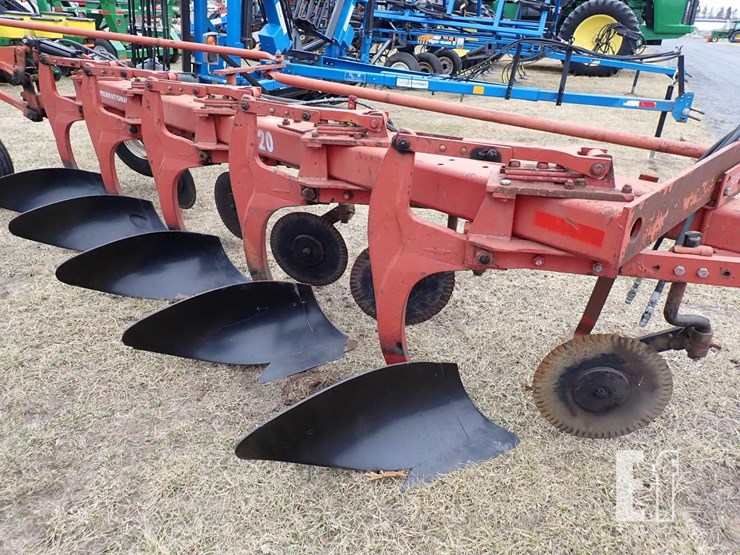 international-720-image-3